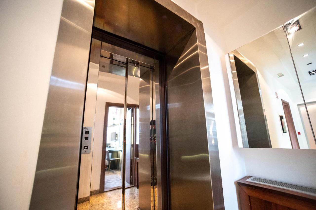 Natali Luxury Suites- Mini Rooms Belgrado Esterno foto